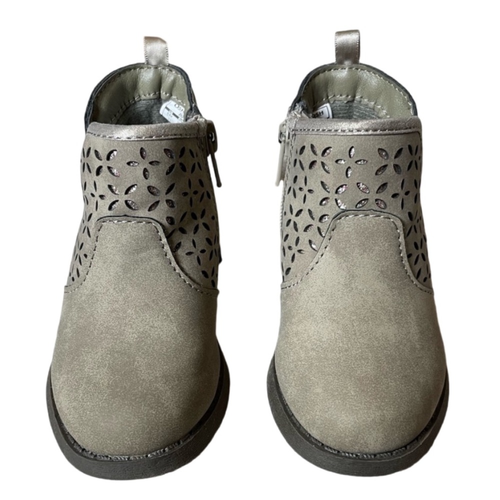 OshKosh B’gosh booties